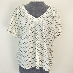 Loft Women’s Clip Mixed Media V-Neck Top White with green detailing